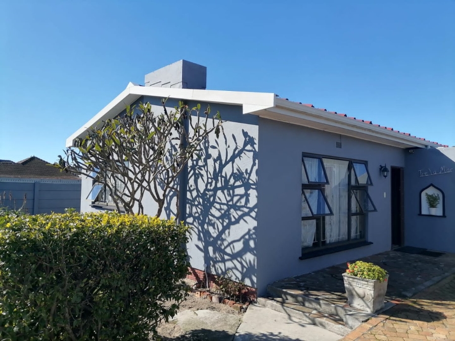 3 Bedroom Property for Sale in Grassy Park Western Cape